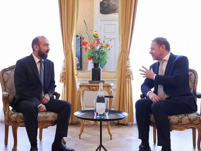 Արարատ Միրզոյանի աշխատանքային այցը Հաագա մեկնարկել է Նիդերլանդների ԱԳ նախարարի հետ առանձնազրույցով