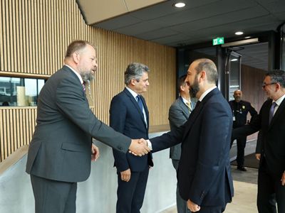 Արարատ Միրզոյանն այցելել է ՔԶԱԿ քիմիայի և տեխնոլոգիաների կենտրոն
