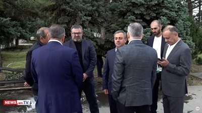Депутаты от блока «Армения» посетили военный пантеон «Ераблур»: там же находится президент Арцаха