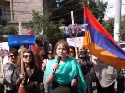 Երևանում մի խումբ քաղաքացիներ ի պաշտպանություն Հայ Առաքելական Եկեղեցու ակցիա են կազմակերպել