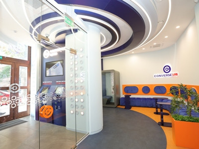 Converse Next. Ինտելեկտուալ խաղեր ու հաճելի շփում Կոնվերս Բանկի նոր մասնաճյուղում