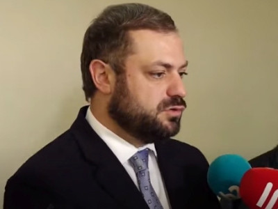 На фоне убийства оппозиционного главы общины министр экономики Армении заявил о получаемых угрозах