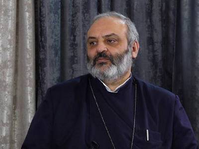 Բագրատ Սրբազանի նամակը՝ բանտից. «Նախընտրել ենք կալանքը, անգամ գաղտնալսել եք ինձ և Միքայել Սրբազանին»