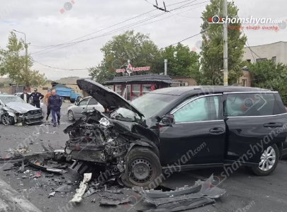 Երևանյան լճի մոտ բախվել են Nissan Rogue-ը, Mazda-ն, Kia-ն և Opel-ը. կա 2 վիրավոր