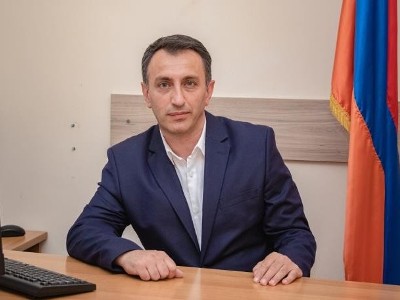 Փաշինյանն աշխատանքից ազատել է Լոռու մարզպետի աշխատակազմի գլխավոր քարտուղարին