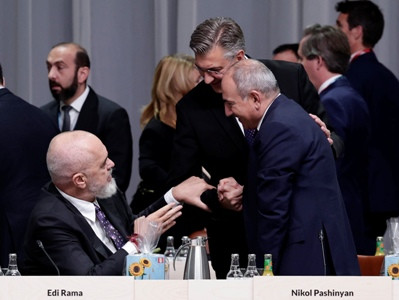Armenia PM has brief talks with foreign counterparts (PHOTOS)