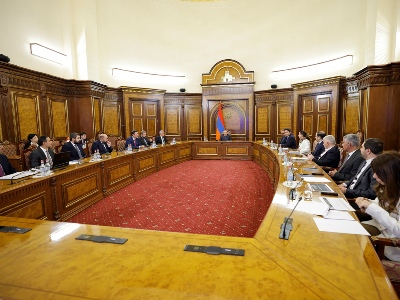 Հարկային քաղաքականությանը նվիրված խորհրդակցություն Փաշինյանի գլխավորությամբ