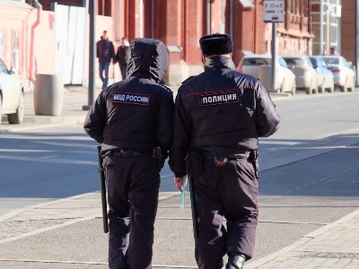 В Екатеринбурге подростки нападают на трамваи, бросают петарды и камни: В мэрии назвали ситуацию «критической»