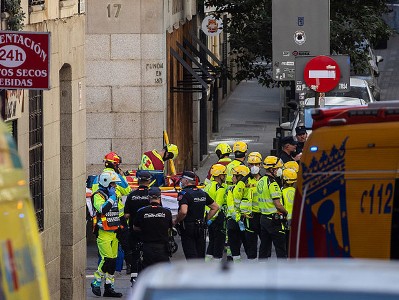 4 dead after building under construction collapses in central Madrid