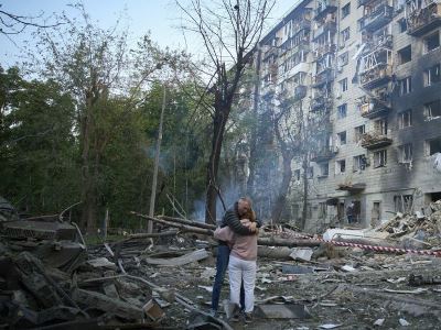 Россия нанесла удар по Киеву: Загорелся многоэтажный жилой дом, в шести районах прервана подача электричества