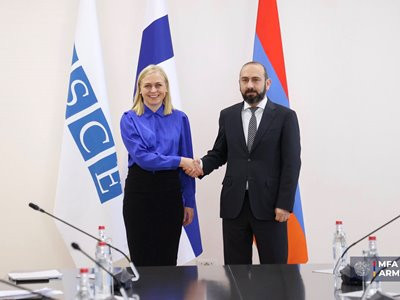 Armenia FM, OSCE Chairperson-in-Office hold private talk at MFA