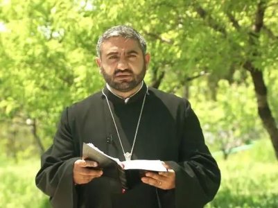 Փառեն քահանան դուրս եկավ Քննչականից. նա վկայի կարգավիճակ ունի