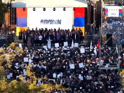 «Մեր ձեւով» շարժման հանրահավաքը մեկնարկեց աղոթքով (ուղիղ)