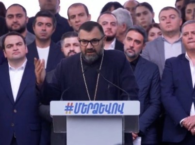 Այո՛ հոգևորականները զբաղվում են քաղաքականությամբ՝ ոգու քաղաքականությամբ. Հայր Շահե