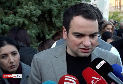 Այսօր ուխտի ենք եկել, քաղաքական հարցերի չեմ պատասխանի. Նարեկ Կարապետյան