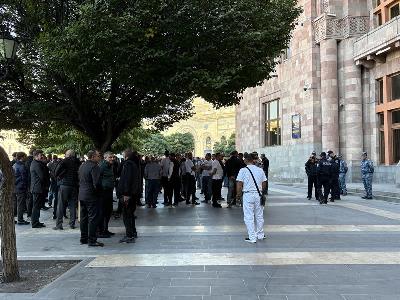 Բեռնատարների վարորդների բողոքի ակցիան կառավարության դիմաց (ուղիղ)