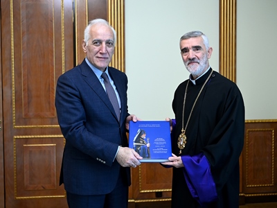 Vahagn Khachaturyan Meets with Archbishop Shahan Sargsyan from Antelias