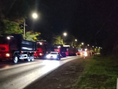 Truck Drivers Block Bagratashen Customs Checkpoint