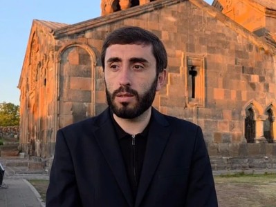 Лишенный сана Степан Асатрян приглашает всех принять участие в Святой Литургии