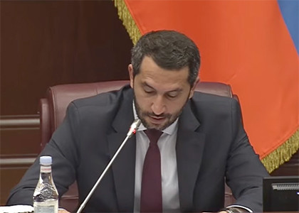Չեմ պնդում՝ փոխեք Ձեր անունը, շատ գեղեցիկ անուն է և սազում է Ձեզ, ես ապացուցեցի ասածս. Ռուբինյանը՝ Գեղամ Մանուկյանին