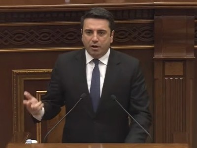 Իմ և Աստծո խոսակցության մեջ պարտադիր չէ, որ ինչ-որ մեկը լինի, վեղար հագնի, բիզնեսներ ունենա. Ալեն Սիմոնյան