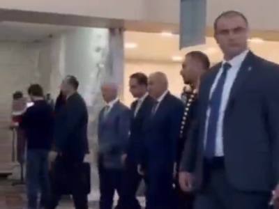 Նիկոլ Փաշինյանը Երեւանի քաղաքապետ Տիգրան Ավինյանի հետ ներկա է Fashion Week-ին