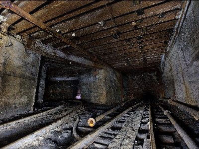 2 killed in mine explosion in Australia