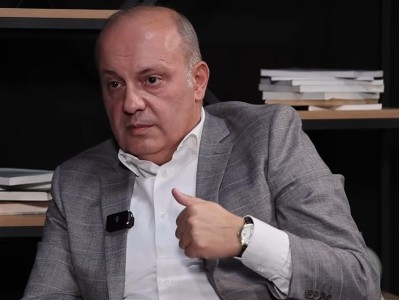 Амбарцумян: Если Пашиняну удержится у власти до 2026 года, Армения превратится в губернию Азербайджана