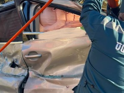 Բեռնատար գնացքը բախվել է «Volkswagen»–ին, կա արգելափակված քաղաքացի. վիրավորներին հասցրել են հիվանդանոց
