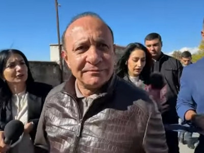 Գիշերվա մեջ չի եղել, ցերեկն է եղել, այդ տունն էլ կալանքի տակ չի եղել. Հովիկ Աբրահամյանը՝ մոնումենտի իր տան վաճառքի մասին