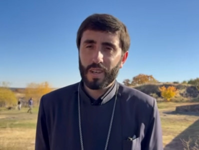 Իմ կյանքը դրել եմ զոհասեղանին, որ այս մարդիկ հեռանան եկեղեցուց. Աաստրյանը՝ Մայր Աթոռին է արձագանքում