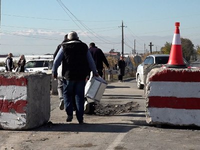 Հովտաշատի բնակիչները գյուղից դուրս գալու համար ոտքով են անցնում փլուզված կամրջի վրայով. անելանելի դրության մեջ են