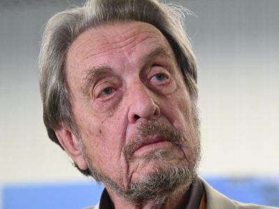 Отец Илона Маска обвинил в срыве переговоров Путина и Трампа в Будапеште производителей оружия