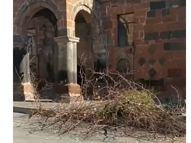 Փաշինյանի այցից առաջ Թալինի համայնքապետարանն առանց Մայր Աթոռի թույլտվության շինաշխատանքներ է սկսել եկեղեցու տարածքում