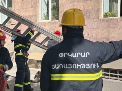Վանաձորում փրկարարները հատուկ տեխնիկայի օգնությամբ փլատակներից դուրս են բերել քաղաքացու դին