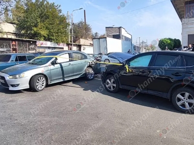 Երևանում բախվել են «Toyota Rav 4»-ը, «Mitsubishi»-ն և «Opel»-ը․ 2 վիրավորներից մեկն անչափահաս է