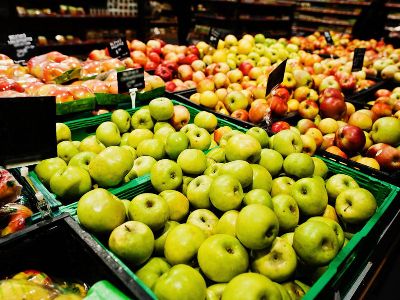 Россия начала закупать яблоки у талибов