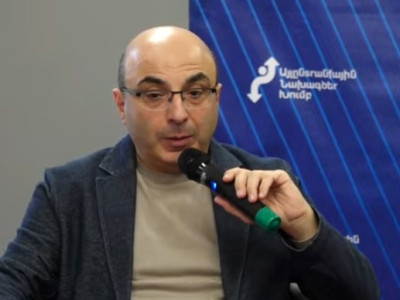 Իշխանության վտանգավոր բանաձևի դիմաց հակաիշխանական ճամբարից հնչող բանաձևեր, մեղմ ասած, գրագետ չեն. փորձագետ