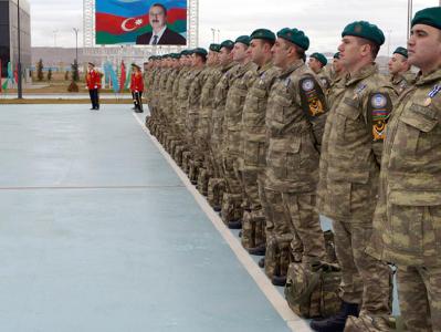 Ադրբեջանում քննարկվում է սպաների ծառայության ժամկետը կրճատելու հարցը