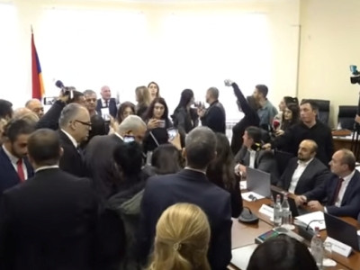 «Կարգ ու կանոն հաստատեք, խնդիր ունեք տապալե՞լ այս նիստը» ՀԷՑ–ի հարցով ՀԾԿՀ նիստը լարված է անցնում