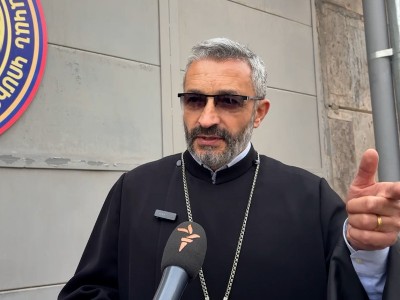 Ներողություն պիտի խնդրեմ իր ծնողներից՝ այո՛, իրենց որդին դավաճան է. Տեր Մուշեն՝ Ստեփան Ասատրյանի մասին