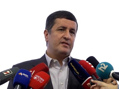 Ռոմանոս Պետրոսյանի տվյալներն աշխատավարձերի մասին հավաստի չեն. Ղազինյան