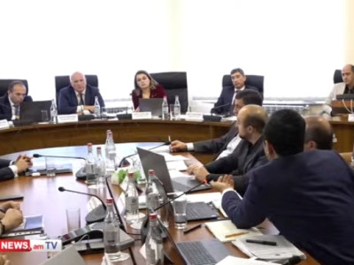 Meeting resumes on revoking Electric Networks of Armenia company license