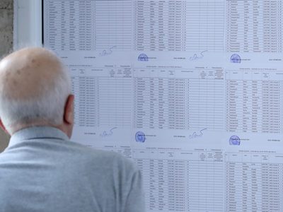 ЦИК: По состоянию на 14:00 на выборах в Вагаршапате проголосовали 15 868 человек, или 22,71% избирателей
