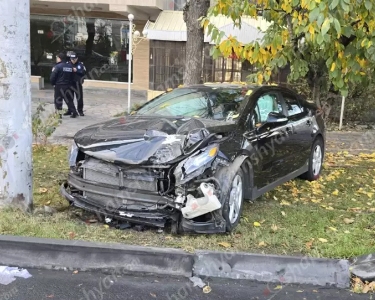 15-րդ թաղամասում հայտնաբերվել է վնասված «Chevrolet Volt». Վարորդին որոնում են