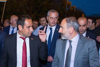 «Грапарак»: Глава штаба правящей в Армении партии на выборах в Вагаршапате рассчитывает на повышение