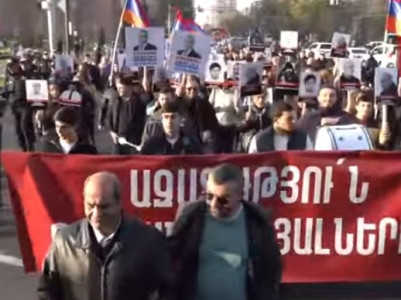 Երևանում ցուցարարները շարժվել են դեպի Երևանի քաղաքի դատարանի Շենգավիթի նստավայրի շենքը