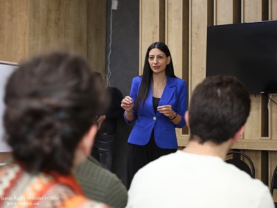 ՄԻՊ–ը Ժողովրդավարության և անվտանգության դպրոցում խոսել է մարդու իրավունքների գաղափարի հիմքում ընկած արժեքների մասին