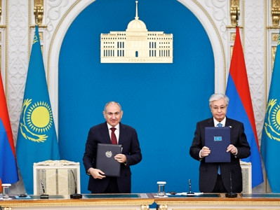Armenia PM, Kazakhstan president sign joint statement in Astana