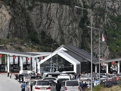 Россия хочет распространить опыт с электронной очередью на КПП «Верхний Ларс» на всю страну